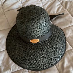 Cute black straw hat.